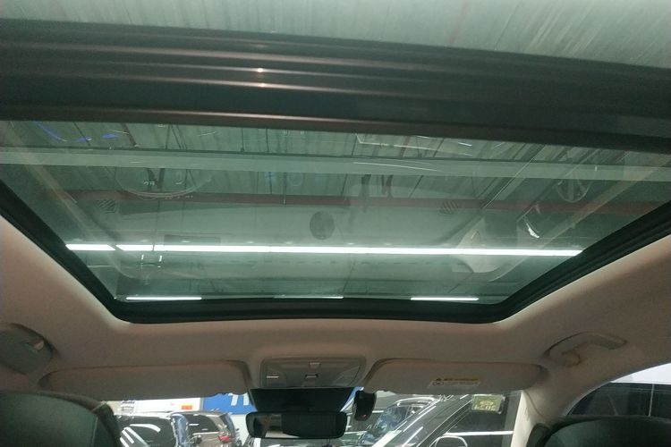 红旗HS5 2022款 2.0T 智联旗享四驱版局部细节22