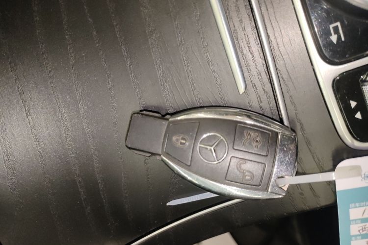 奔驰C级 2018款 C 200 L 运动版中控内饰7001