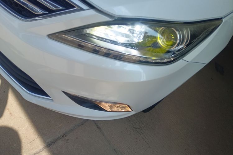 长安 逸动 2016款 1.6L 手动风尚型车身外观36