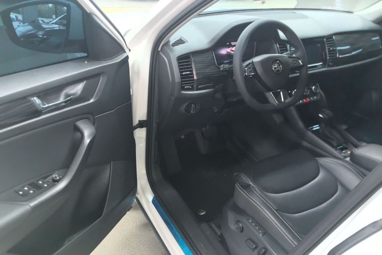 斯柯达 柯迪亚克 2019款 改款 TSI330 5座两驱豪华优享版 国VI中控内饰20