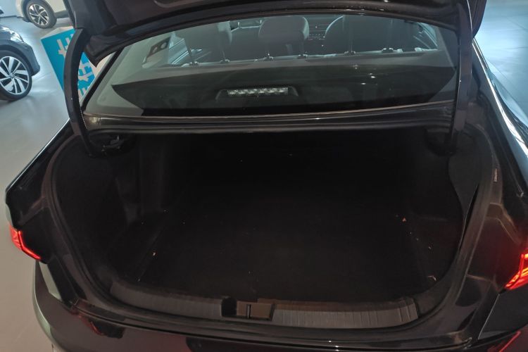 大众 速腾 2023款 300TSI DSG卓越版机舱底盘23