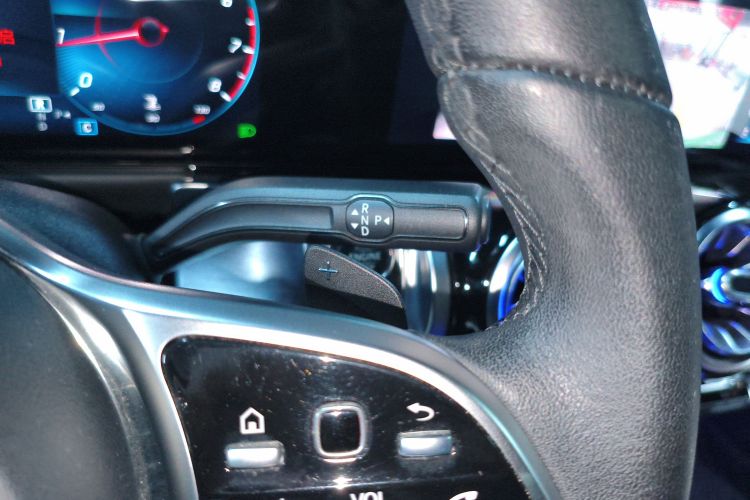 奔驰GLB 2021款 GLB 200 时尚型中控内饰18