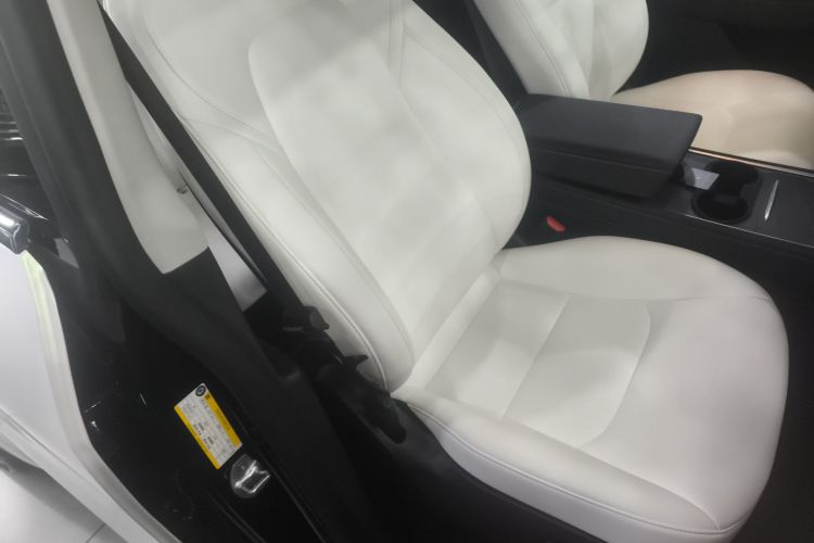 特斯拉 Model Y 2023款 长续航全轮驱动版局部细节41