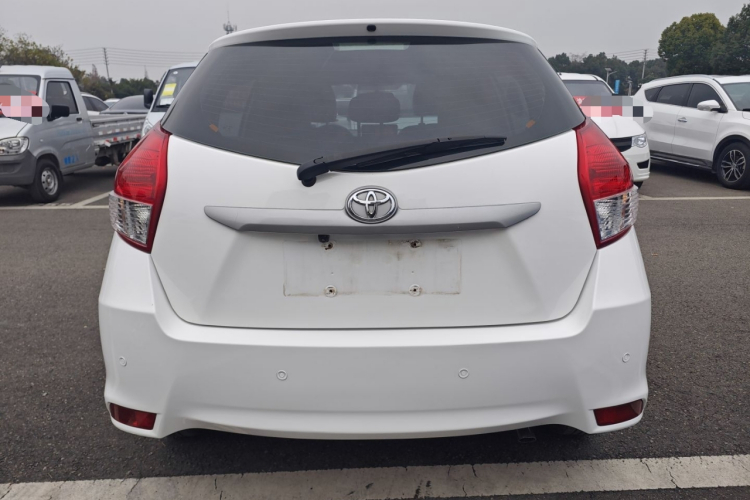 丰田 YARiS L 致炫 2015款 1.5E 自动魅动版车身外观6