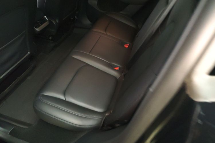 特斯拉 Model Y 2021款 标准续航后驱版中控内饰21