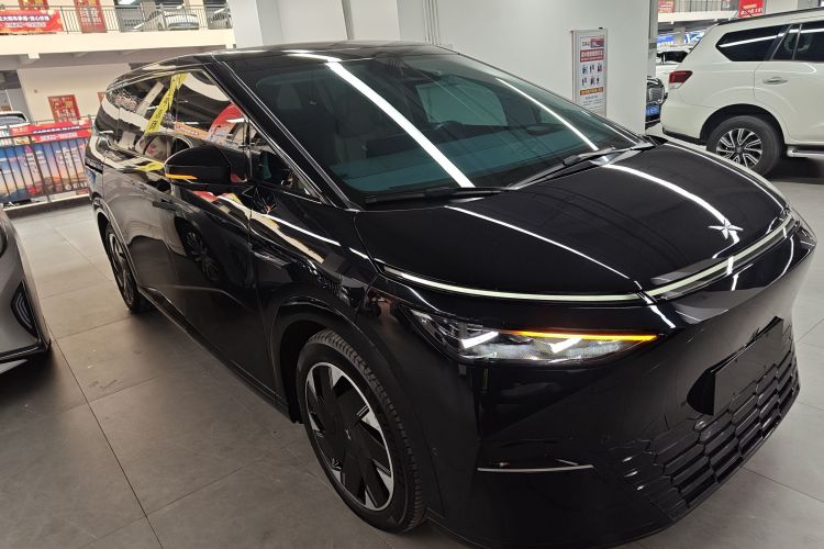 小鹏X9 2024款 702超长续航Pro车身外观3