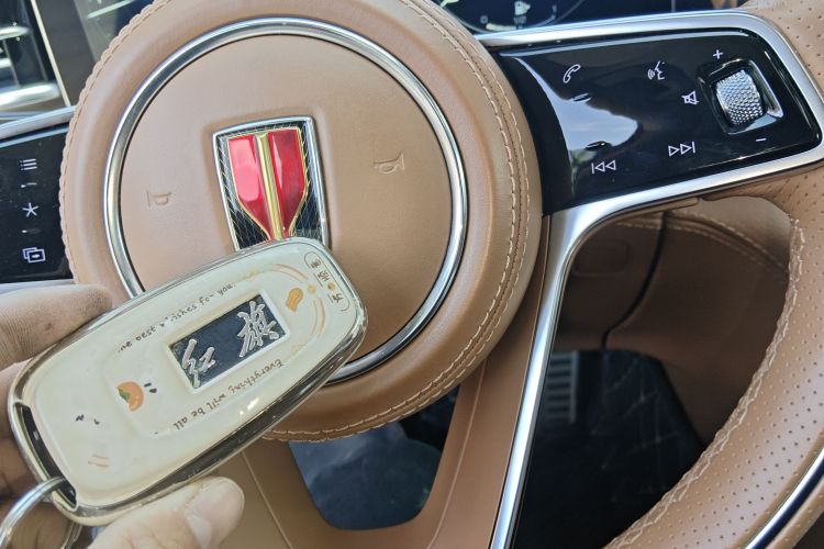 红旗H9 2020款 2.0T 智联旗享版中控内饰11