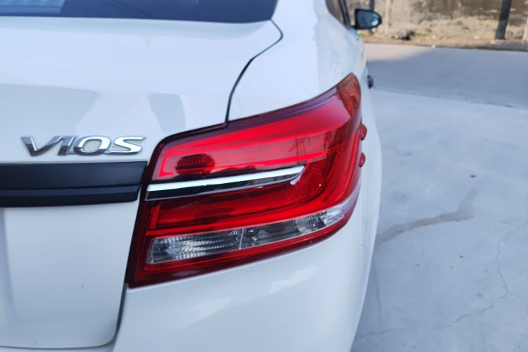 丰田 威驰 2017款 1.3L 手动前行版车身外观9