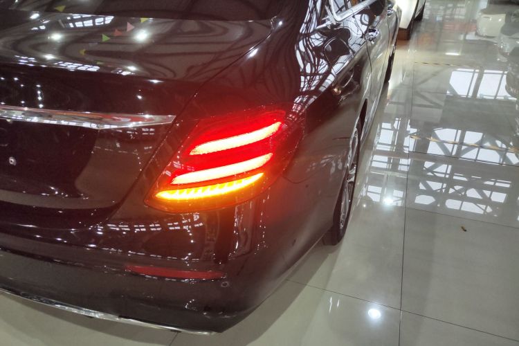 奔驰E级 2018款 E 200 L 运动型车身外观6006