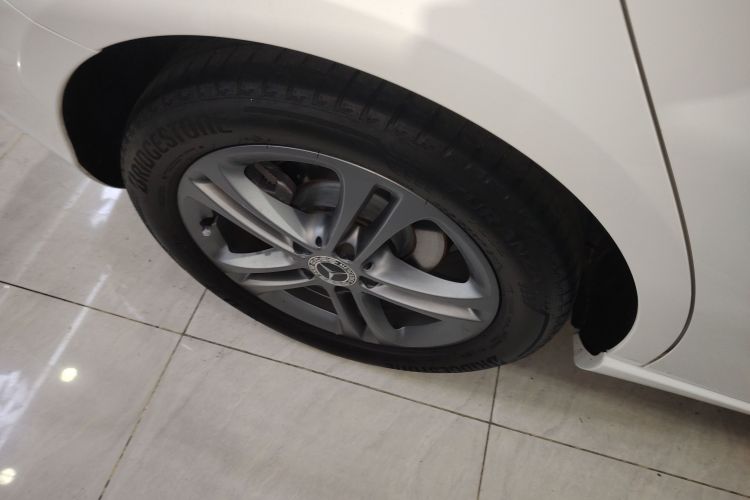 奔驰A级 2019款 A 200 L车身外观6008