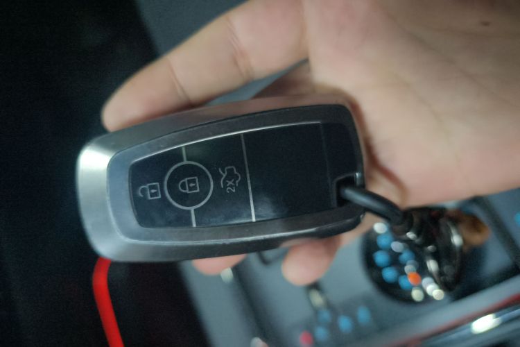 福特 蒙迪欧 2025款 2.0T EcoBoost E 混动 运动版 ST-Line中控内饰7001