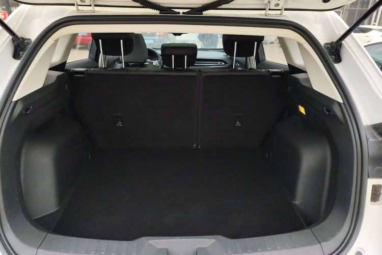 哈弗H6 2021款 1.5T 自动都市版机舱底盘23