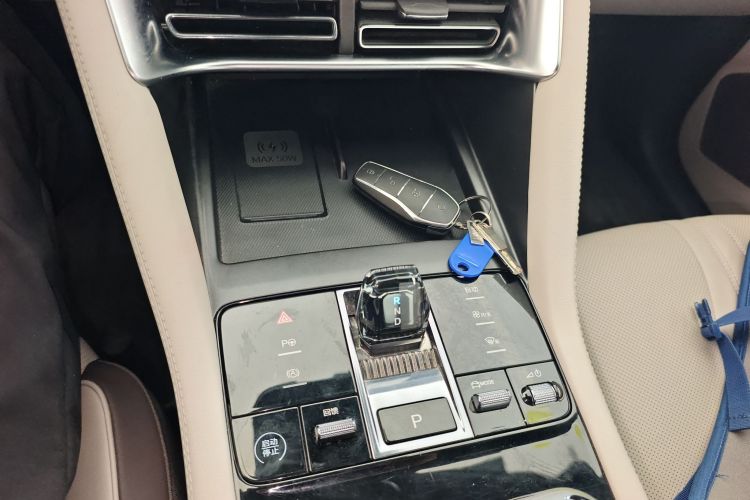 比亚迪 宋PLUS新能源 2025款 EV 智驾版 520km 尊贵型中控内饰18