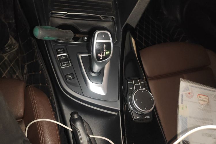 宝马3系 2019款 320Li M运动套装局部细节18