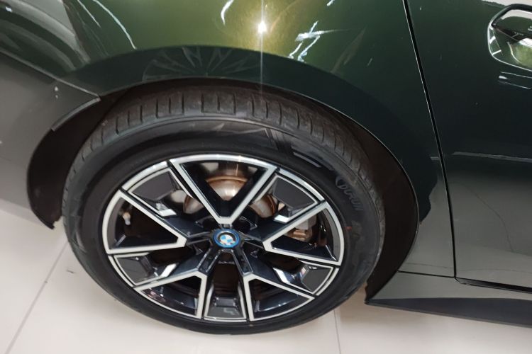 宝马i4 2023款 eDrive40车身外观6008