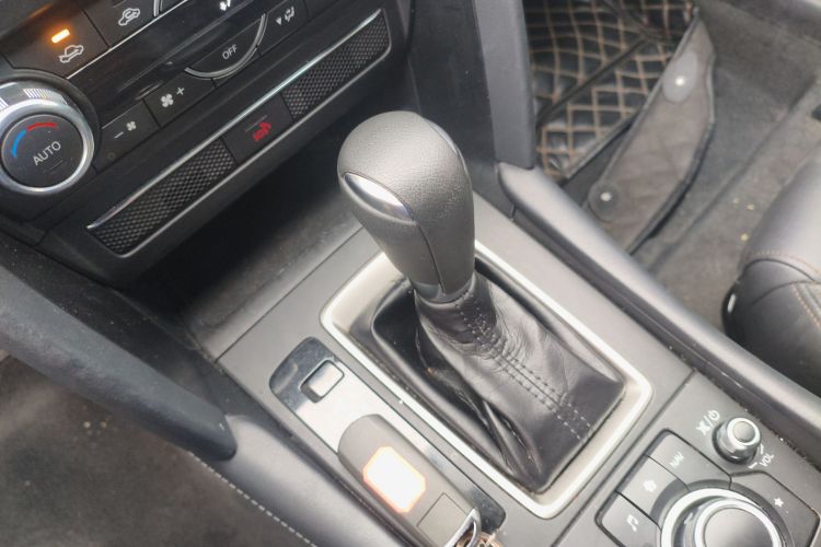 马自达CX-4 2020款 2.0L 自动两驱蓝天探索版中控内饰18