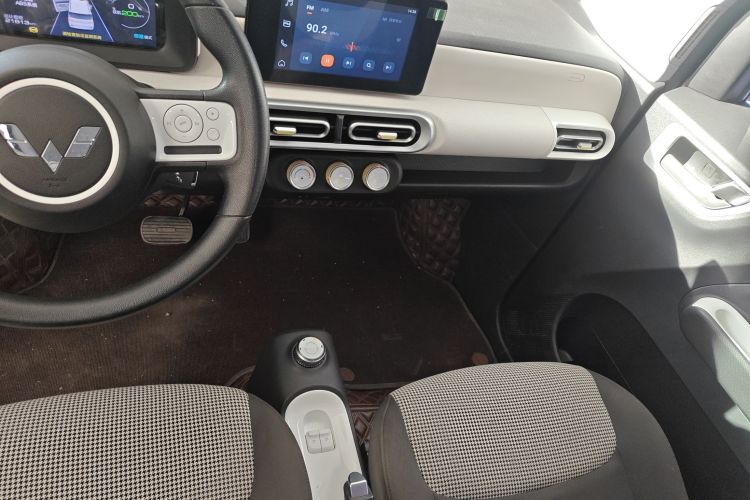 五菱汽车 宏光MINIEV 2024款 第三代 215km 进阶版中控内饰16