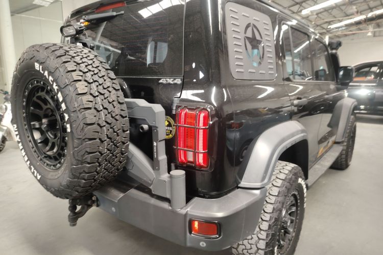 坦克300 2021款 越野版 2.0T 征服者车身外观6005