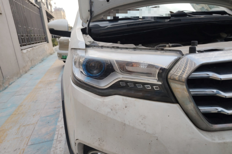 哈弗H1 2015款 1.5L AMT豪华型车身外观8