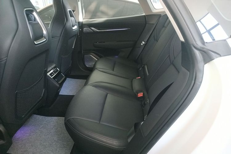 极氪001 2022款 超长续航单电机 WE版中控内饰7004