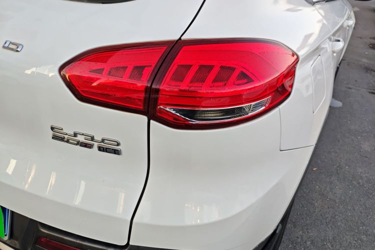 猎豹汽车 猎豹CS10 2017款 2.0T 自动都市型车身外观9