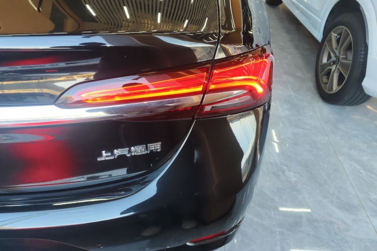 别克 君越 2020款 652T 豪华型车身外观9