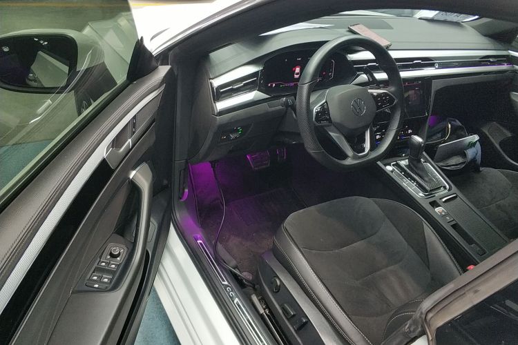 一汽-大众CC 2023款 330TSI 炫目版中控内饰20