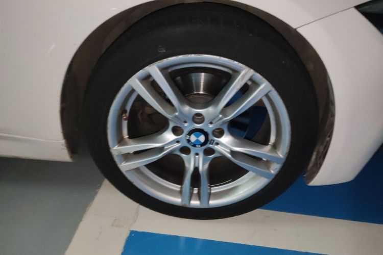 宝马3系 2018款 320Li 领先型M运动套装车身外观10