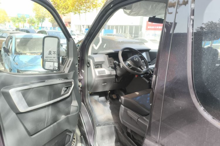 东风御风 御风 2023款 V9+ 2.0T 自动前驱多功能中轴中顶7/8/9座中控内饰20