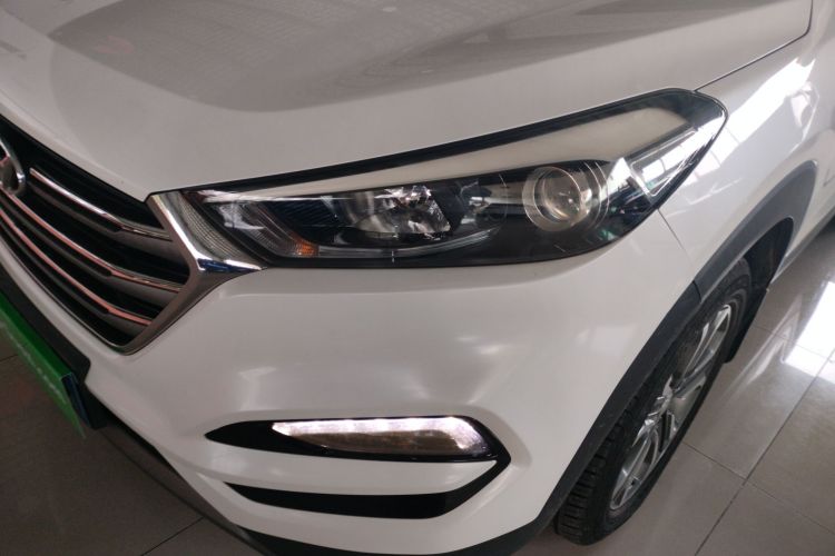 现代 途胜 2015款 1.6T 双离合四驱尊贵型局部细节36