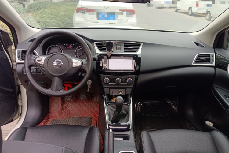 日产 轩逸 2021款 经典 1.6XL 手动豪华版中控内饰12