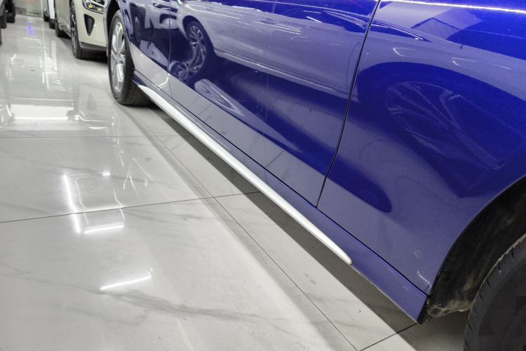 奔驰C级 2017款 C 180 L 运动版局部细节9001