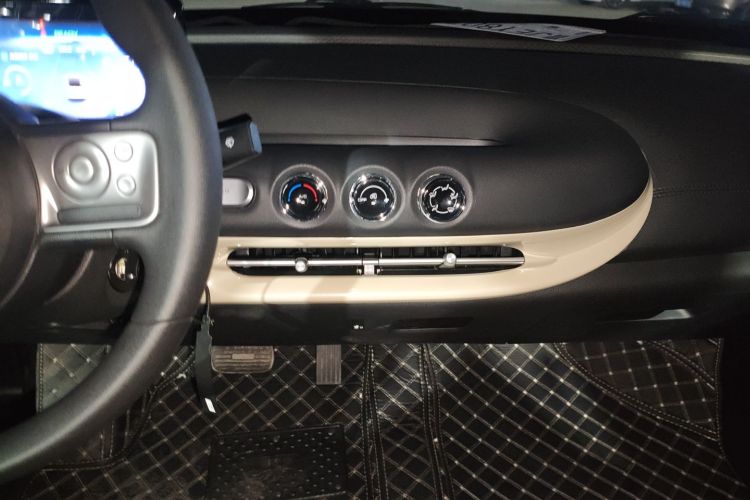 五菱汽车 五菱缤果 2023款 203km 轻享款局部细节16