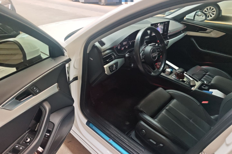 奥迪A4L 2020款 40 TFSI 时尚动感型中控内饰20