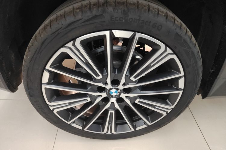 宝马X1 2023款 xDrive25Li X设计套装车身外观6008