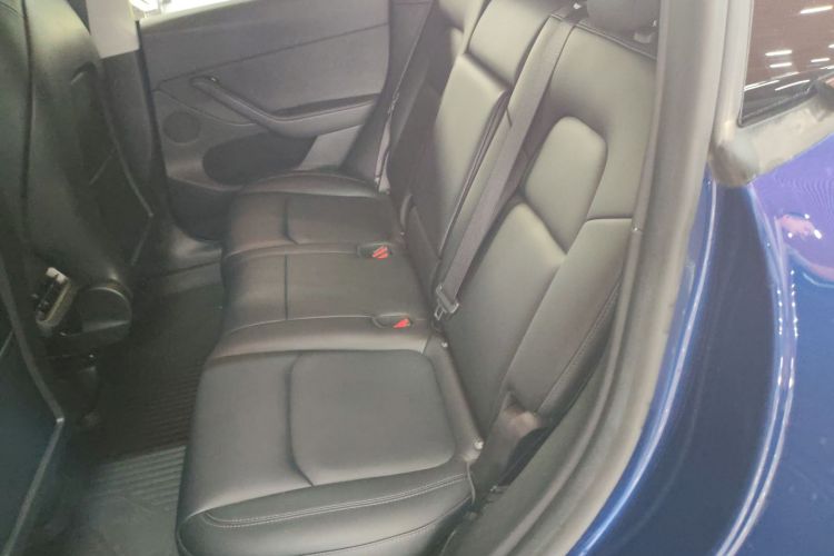 特斯拉 Model Y 2022款 改款 后轮驱动版中控内饰7004