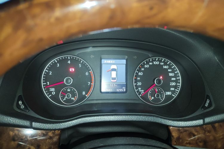 大众 帕萨特 2013款 2.0TSI DSG至尊版中控内饰14