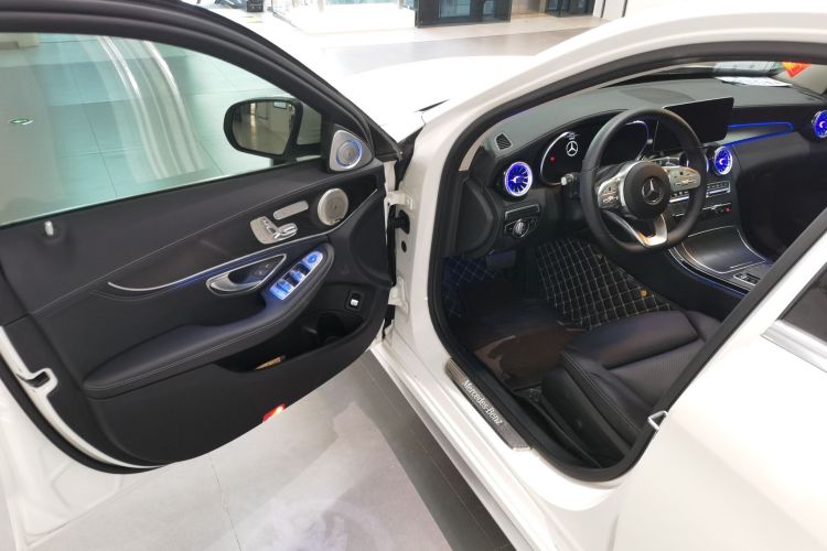 奔驰C级 2020款 C 260 L 运动版中控内饰20