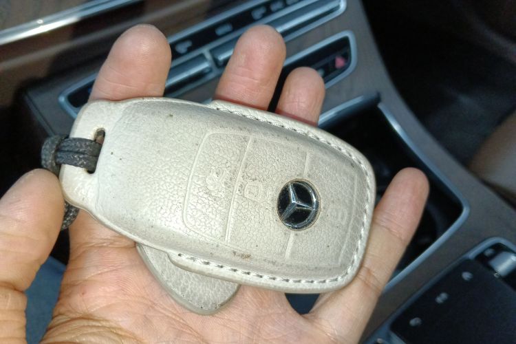 奔驰E级 2022款 改款 E 300 L 豪华型中控内饰11