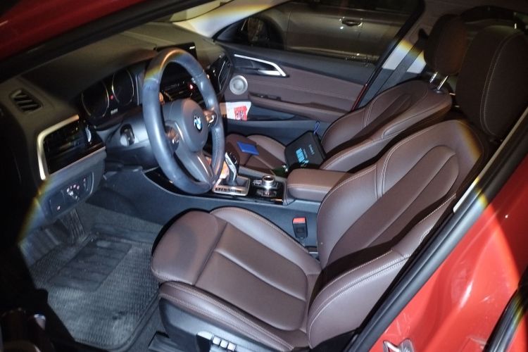 宝马1系 2021款 120i M运动曜夜版中控内饰19