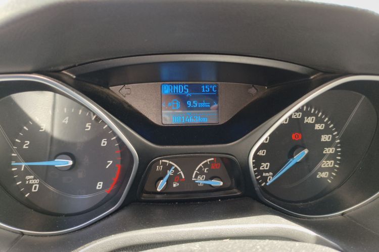 福特 福克斯 2012款 两厢 1.6L 自动风尚型中控内饰15