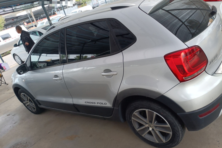 大众 2012款 1.6L Cross Polo AT车身外观4