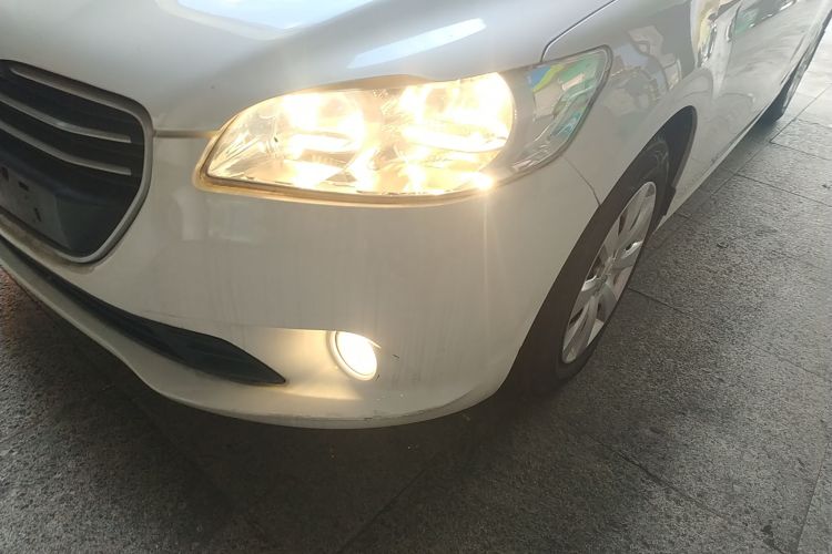 标致301 2016款 1.6L 手动舒适版局部细节36