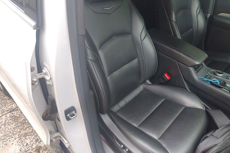 凯迪拉克XT4 2018款 28T 两驱领先型局部细节41