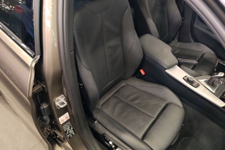 宝马3系 2018款 320i M运动套装局部细节41