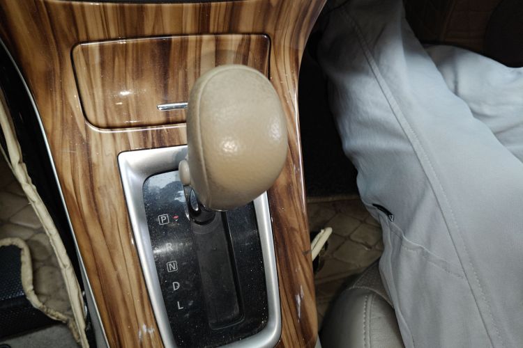 日产 轩逸 2012款 1.6XL CVT豪华版局部细节18