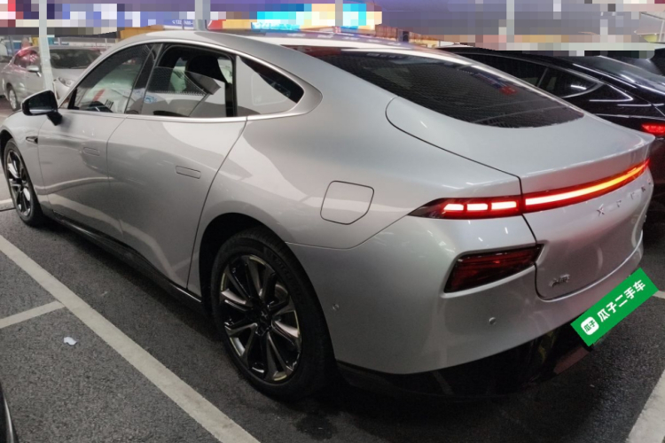 小鹏P7 2022款 670N+车身外观6003