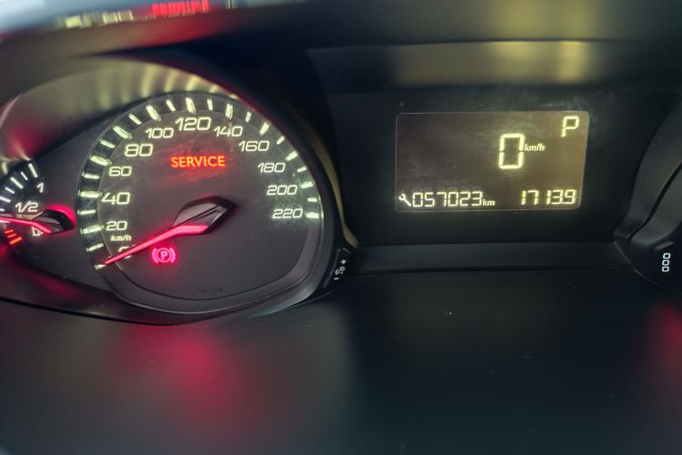 标致308 2018款 1.6L 自动时尚版中控内饰14