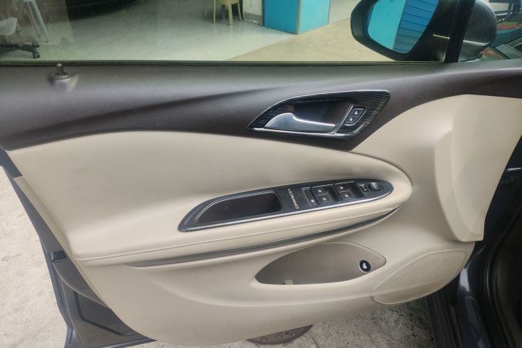 别克 威朗 2015款 三厢 15S 自动领先型中控内饰7007