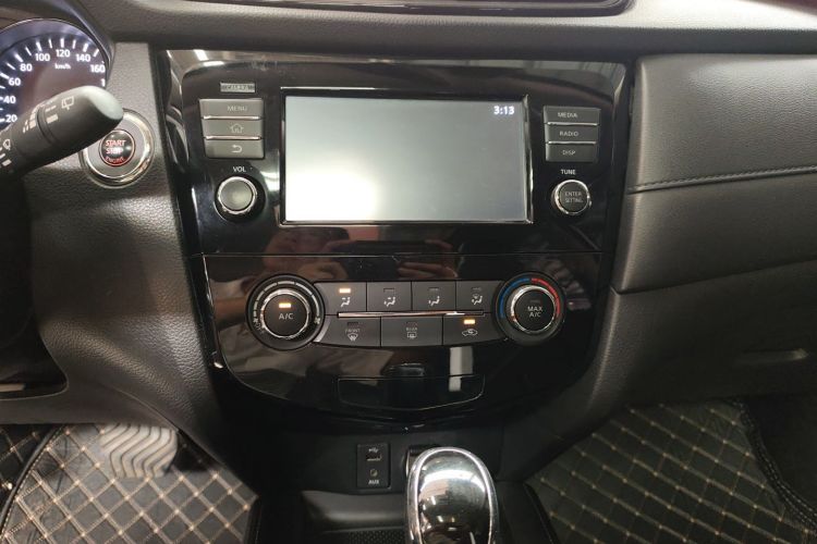 日产 奇骏 2017款 2.0L CVT舒适版 2WD中控内饰16